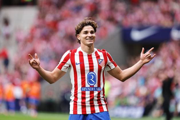 Julian Alvarez (Atletico), SEPTEMBER 27, 2025 - Football Soccer : Julian Alvarez celebrate after his goal during Spanish LaLiga EA Sports match between Club Atletico de Madrid - Real Madrid CF at the Estadio Riyahd Air Metropolitano in Madrid, Spain. Noxthirdxpartyxsales  aflo_305027227