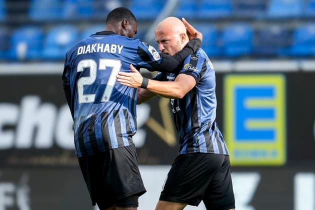 from left Adama Diakhaby SVWM, 27 , goal scorer Felix Lohkemper SVWM, 9 , players of SV Waldhof Mannheim SVWM , celebrate the goal to 1 0, cheer, goal celebration, celebrate the goal, goal, celebration, cheers about the goal, rejoice, joy, optimistic, positive, game scene, highlight, action, 27 09 2025, Mannheim Germany , Soccer, 3 Liga, SV Waldhof Mannheim Rot Weiss Essen, DFB DFL REGULATIONS PROHIBIT ANY USE OF PHOTOGRAPHS AS IMAGE SEQUENCES AND OR QUASI VIDEO xozx