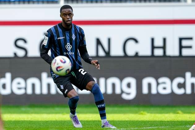 Adama Diakhaby SVWM, 27 , on the ball, cropped, full body, single image, single photo, action, action, 27 09 2025, Mannheim Germany , Football, 3 Liga, SV Waldhof Mannheim Rot Weiss Essen, DFB DFL REGULATIONS PROHIBIT ANY USE OF PHOTOGRAPHS AS IMAGE SEQUENCES AND OR QUASI VIDEO xozx