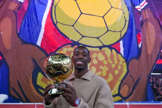 FOOTBALL : PSG vs Auxerre - Ligue1 - 27 09 2025 Ousmane DEMBELE ( 10 - PSG ) with Ballon d or trophy following the Ligue 1 match between Paris Saint Germain and AJ Auxerre at Parc Des Princes on September 27 , 2025 in Paris, France. ( Photo by Franck Fife pool PsnewZ ) - ParisFrance  Copyright: xFranckxFifex xpoolx xPsnewZx