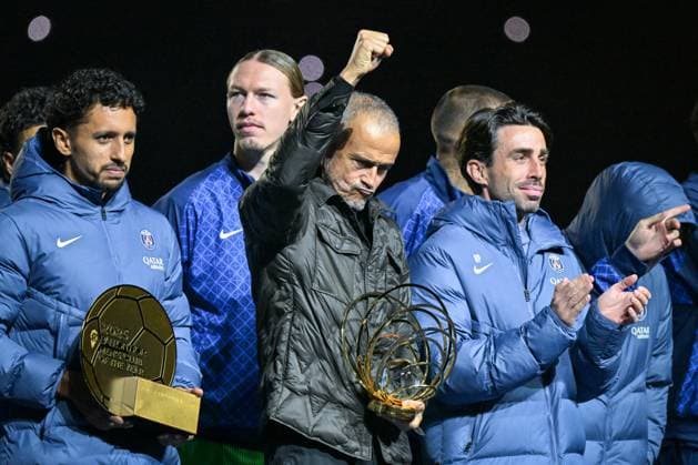 Ousmane Dembele celebrates his Ballon dOr at Parc des Princes - FA Paris Saint-Germain’s head coach Luis Enrique holds his Johan Cruyff Best Coach trophy as Paris Saint-Germain’s defender Marquinhos holds the Ballon d’Or of Men’s Club of the Year 2025 trophy during a celebration after the French L1 football match between Paris Saint-Germain and AJ Auxerre at the Parc des Princes stadium in Paris on September 27, 2025. Photo by Firas Abdullah ABACAPRESS.COM Paris Île-de-France France  Copyright: xAbdullahxFiras ABACAx