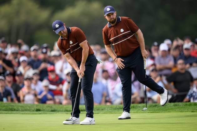 250927 Rory McIlroy and Shane Lowry of Team Europe during a fourball match on day 2 of The Ryder Cup on September 27, 2025 in New York Photo Jesper Zerman BILDBYRAN kod JZ JZ0618 golf ryder cup day 2 bbeng  Copyright: JESPERxZERMAN BB250927JZ089