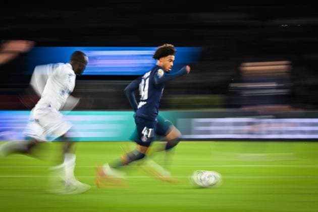 Ligue 1 PSG vs AJ Auxerre - FA Paris Saint-Germain’s midfielder Mathis Jangeal runs with the ball during the French L1 football match between Paris Saint-Germain and AJ Auxerre at the Parc des Princes stadium in Paris on September 27, 2025. Photo by Firas Abdullah ABACAPRESS.COM Paris Île-de-France France  Copyright: xAbdullahxFiras ABACAx