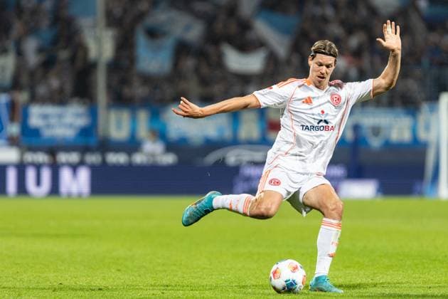 2 Fußball Bundesliga VfL Bochum Fortuna Düsseldorf Vonovia Ruhrstadion, Bochum 27 09 2025 Cedric Itten Fortuna Düsseldorf, 13 2 Fußball Bundesliga VfL Bochum Fortuna Düsseldorf Vonovia Ruhrstadion, Bochum 27 09 2025 DFL regulations prohibit any use of photographs as image sequences and or quasi video Copyright: xBEAUTIFULxSPORTS Buriakovx