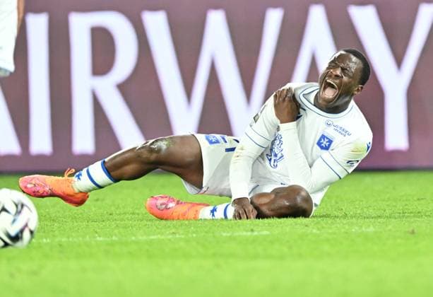 French Ligue 1: PSG vs Auxerre PARIS, FRANCE - SEPTEMBER 27: Lasso Coulibaly of Auxerre injures during the French L1 football match between Paris Saint-Germain (PSG) and Auxerre at Parc des Princes stadium in Paris, France on September 27, 2025. Mustafa Yalcin Anadolu Paris France. Editorial use only. Please get in touch for any other usage.  Copyright: x2025xAnadoluxMustafaxYalcinx