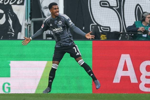 1 Bundesliga Borussia Mönchengladbach Eintracht Frankfurt on 27 09 2025 at Borussia Park in Mönchengladbach Cheering, goal celebration, goal scorer, goal scorer Ansgar Knauff Frankfurt 7 cheers after his goal for 0 to 2 MH