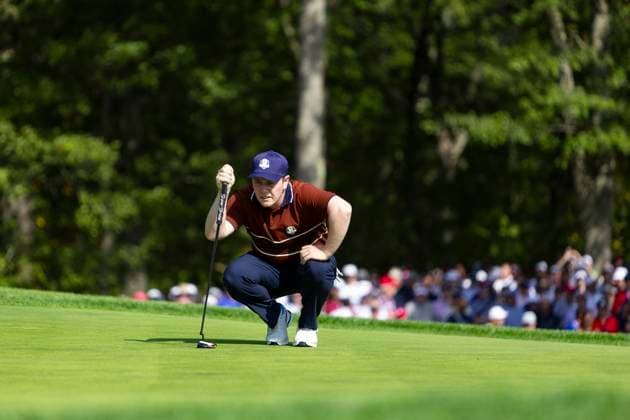 September 27, 2025, Farmingdale, Ny, United States: FARMINGDALE, NY - SEPTEMBER 27: Robert MacIntyre of Team Europe lines up a putt on hole 13 during the Ryder Cup - Morning Foursomes Matches at Bethpage Black Golf Course on September 27, 2025 in Farmingdale, NY. Ryder Cup - Morning Foursomes Matches  - ZUMAt139 20250927_aaa_t139_136 Copyright: xAlxChang IsixPhotosx