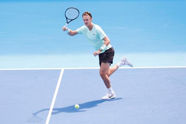 September 28, 2025, Tokyo, Japan: Sebastian Korda of the USA returns a shot against fellow American Taylor Fritz during their quarterfinals match at the Japan Open Tennis Championships at Ariake Colosseum in Tokyo. The tournament runs from September 22 to 30. Fritz won 6-3, 6(5)-7, 6-3. Tokyo Japan - ZUMAm191 20250928_aap_m191_005 Copyright: xRodrigoxReyesxMarinx