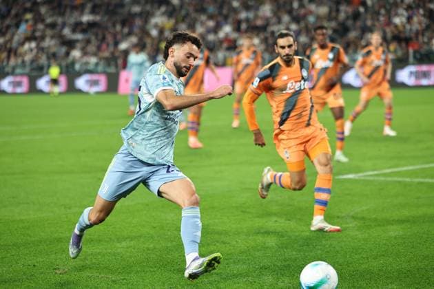 (250928) -- TURIN, Sept. 28, 2025 -- Juventus Mario Joao competes during a Serie A football match between Juventus and Atalanta in Turin, Italy, Sept. 27, 2025. ) (SP)ITALY-TURIN-FOOTBALL-SERIE A-JUVENTUS VS ATALANTA LixJing 