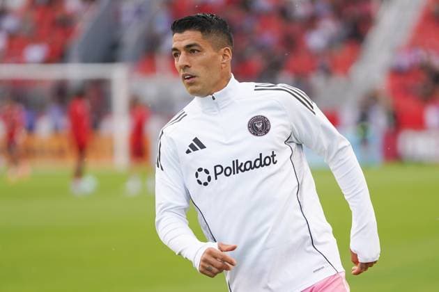September 27, 2025, Toronto, Ontario, Canada: Luis SuoÂ¡rez 9 of Inter Miami CF warming up during the Major League Soccer Match between Inter Miami CF and Toronto FC at BMO Field Stadium. on September 27, 2025 in Toronto, Canada. Toronto Canada - ZUMAe321 20250927_zsa_e321_033 Copyright: xLeonardoxRamirezx