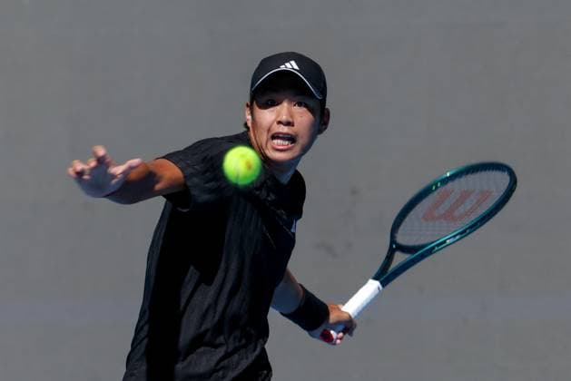 BEIJING, CHINA - SEPTEMBER 28: Learner Tien of the United States returns a shot in the Men s Singles Round of 16 match against Flavio Cobolli of Italy on day 7 of the 2025 China Open at National Tennis Center on September 28, 2025 in Beijing, China.  Copyright: xVCGx 111593669508