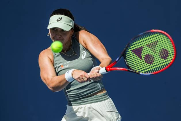 BEIJING, CHINA - SEPTEMBER 28: Eva Lys of Germany returns a shot in the Women s Singles Round of 32 match against Elena Rybakina of Kazakhstan on day 7 of the 2025 China Open at National Tennis Center on September 28, 2025 in Beijing, China.  Copyright: xVCGx 111593675406