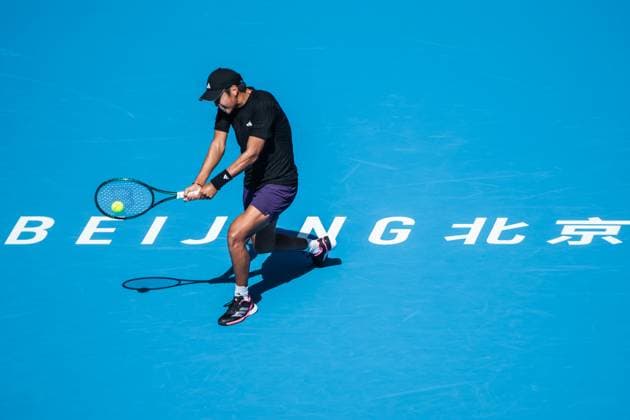 BEIJING, CHINA - SEPTEMBER 28: Learner Tien of the United States returns a shot in the Men s Singles Round of 16 match against Flavio Cobolli of Italy on day 7 of the 2025 China Open at National Tennis Center on September 28, 2025 in Beijing, China.  Copyright: xVCGx 111593680648