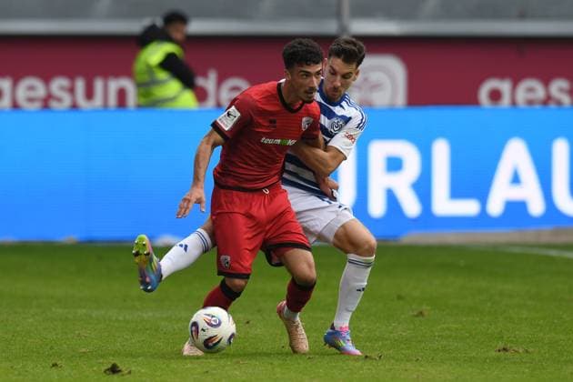 Davide Sekulovic FC Ingolstadt 04 prevails against Conor Noss MSV Duisburg GER, MSV Duisburg vs FC Ingolstadt 04, Football, 3 Liga, Matchday 8, Season 2025 2026, 27 09 2025 DFL DFB REGULATIONS PROHIBIT ANY USE OF PHOTOGRAPHS AS IMAGE SEQUENCES AND OR QUASI VIDEO GER, MSV Duisburg vs FC Ingolstadt 04, Football, 3 Liga, Matchday 8, Season 2025 2026, 27 09 2025 Duisburg Copyright: xEibner-Pressefoto ThomasxThienelx EP_TTL