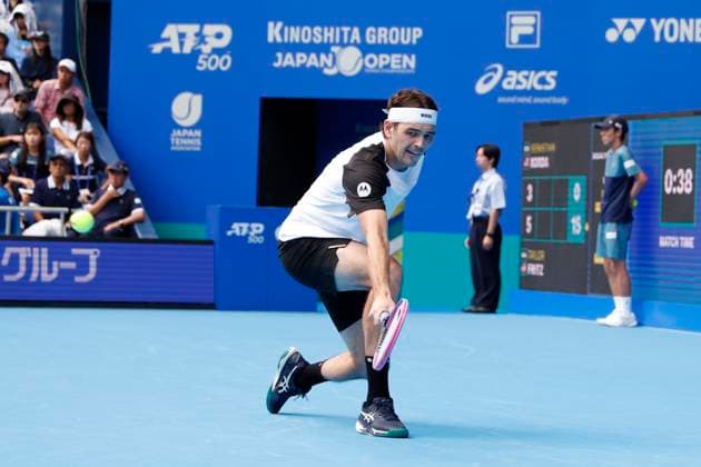 September 28, 2025, Tokyo, Japan: Taylor Fritz of the USA returns a shot against fellow American Sebastian Korda during their quarterfinals match at the Japan Open Tennis Championships at Ariake Colosseum in Tokyo. The tournament runs from September 22 to 30. Fritz won 6-3, 6(5)-7, 6-3. Tokyo Japan - ZUMAm191 20250928_aap_m191_015 Copyright: xRodrigoxReyesxMarinx