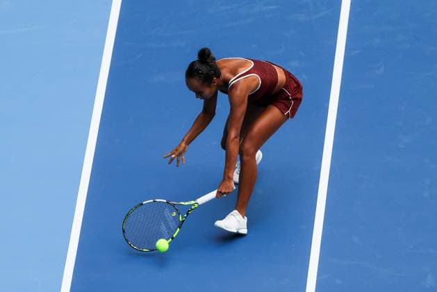 BEIJING, CHINA - SEPTEMBER 28: Leylah Fernandez of Canada competes in the Women s Singles Round of 32 match against Coco Gauff of the United States on day 7 of the 2025 China Open at National Tennis Center on September 28, 2025 in Beijing, China.  Copyright: xVCGx 111593696620