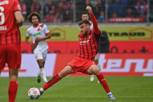 Julian NIEHUES Heidenheim , action,single action,single image,cropped image,full body shot,whole figure Football 1 Bundesliga Season 2025 2026, 5 Matchday, Matchday05 1 FC Heidenheim FC Augsburg 2 1 on 27 09 2025, VOITH ARENA