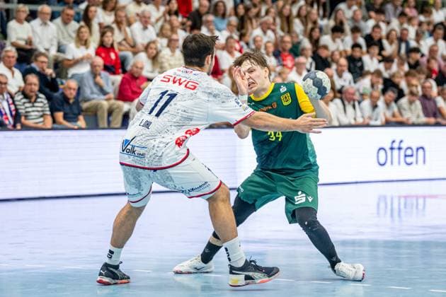 2 Handball Bundesliga TV Hüttenberg VfL Eintracht Hagen, 27 09 25 Linus Kutz VfL Eintracht Hagen, 34 , Lasse Ohl TV Hüttenberg, 11 2 Handball Bundesliga TV Hüttenberg VfL Eintracht Hagen Hüttenberg, 27 09 25 Copyright: xBEAUTIFULxSPORTS Roeczeyx