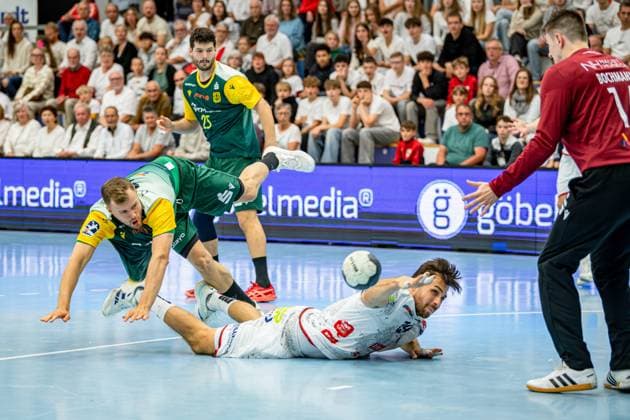 2 Handball Bundesliga TV Hüttenberg VfL Eintracht Hagen, 27 09 25 Vit Reichl TV Hüttenberg, 19 , Jan von Boenigk VfL Eintracht Hagen, 95 , Philip Jungemann VfL Eintracht Hagen, 25 , Hendrik Schreiber TV Hüttenberg, 51 2 Handball Bundesliga TV Hüttenberg VfL Eintracht Hagen Hüttenberg, 27 09 25 Copyright: xBEAUTIFULxSPORTS Roeczeyx