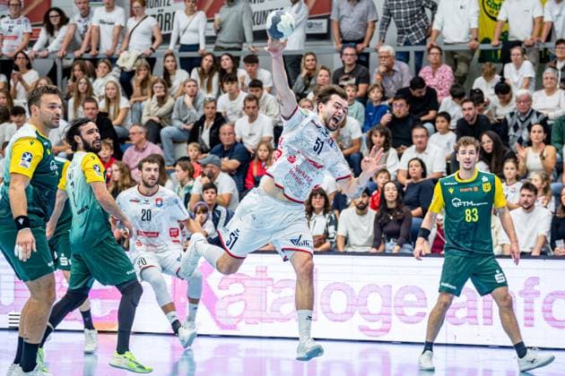 2 Handball Bundesliga TV Hüttenberg VfL Eintracht Hagen, 27 09 25 Hendrik Schreiber TV Hüttenberg, 51 , Tim Düren VfL Eintracht Hagen, 3 , Pouya Norouzi VfL Eintracht Hagen, 7 , Leif Haack TV Hüttenberg, 20 , Pierre Busch VfL Eintracht Hagen, 83 2 Handball Bundesliga TV Hüttenberg VfL Eintracht Hagen Hüttenberg, 27 09 25 Copyright: xBEAUTIFULxSPORTS Roeczeyx