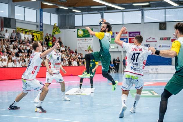 2 Handball Bundesliga TV Hüttenberg VfL Eintracht Hagen, 27 09 25 Pouya Norouzi VfL Eintracht Hagen, 7 , Danil Dyatlov TV Hüttenberg, 47 , Paul Ohl TV Hüttenberg, 10 , Hendrik Schreiber TV Hüttenberg, 51 2 Handball Bundesliga TV Hüttenberg VfL Eintracht Hagen Hüttenberg, 27 09 25 Copyright: xBEAUTIFULxSPORTS Roeczeyx