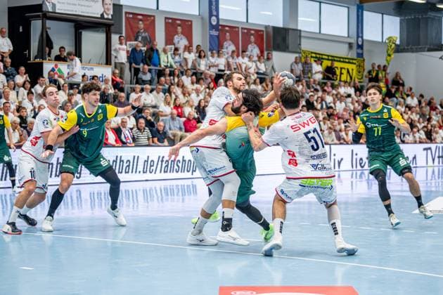 2 Handball Bundesliga TV Hüttenberg VfL Eintracht Hagen, 27 09 25 Pouya Norouzi VfL Eintracht Hagen, 7 , Luca Richter VfL Eintracht Hagen, 77 , Tilman Pröhl VfL Eintracht Hagen, 9 , Paul Ohl TV Hüttenberg, 10 , Leif Haack TV Hüttenberg, 20 , Hendrik Schreiber TV Hüttenberg, 51 2 Handball Bundesliga TV Hüttenberg VfL Eintracht Hagen Hüttenberg, 27 09 25 Copyright: xBEAUTIFULxSPORTS Roeczeyx