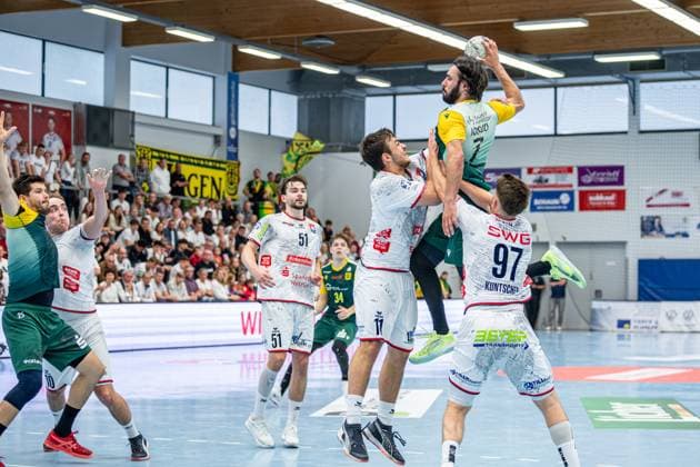 2 Handball Bundesliga TV Hüttenberg VfL Eintracht Hagen, 27 09 25 Pouya Norouzi VfL Eintracht Hagen, 7 , David Kuntscher TV Hüttenberg, 97 , Lasse Ohl TV Hüttenberg, 11 , Hendrik Schreiber TV Hüttenberg, 51 , Linus Kutz VfL Eintracht Hagen, 34 , Paul Ohl TV Hüttenberg, 10 , Philip Jungemann VfL Eintracht Hagen, 25 2 Handball Bundesliga TV Hüttenberg VfL Eintracht Hagen Hüttenberg, 27 09 25 Copyright: xBEAUTIFULxSPORTS Roeczeyx