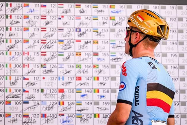 Belgian Remco Evenepoel pictured at the start of the elite men road race (267,5 km) at the cycling road World Championships in Kigali, Rwanda, Sunday 28 September 2025. The 2025 UCI Road World Championships take place from 21 to 28 September in Kigali, Rwanda. DIRKxWAEM  x135494222x