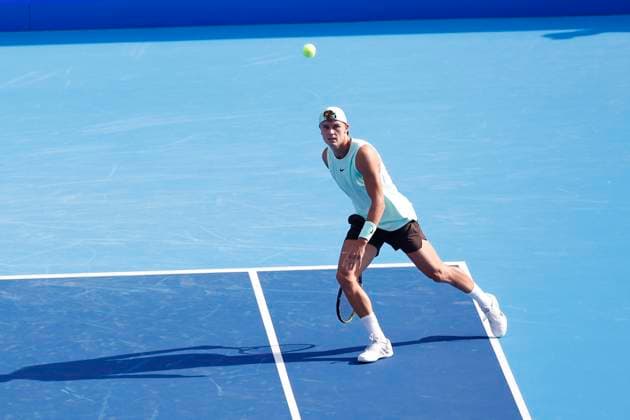 September 28, 2025, Tokyo, Japan: Denmark s Holger Rune in action against Jenson Brooksby of the USA during their quarterfinal match at the Japan Open Tennis Championships at Ariake Colosseum in Tokyo. The tournament runs from September 22 to 30. Brooksby won 6-3, 6-3. Tokyo Japan - ZUMAm191 20250928_aap_m191_024 Copyright: xRodrigoxReyesxMarinx