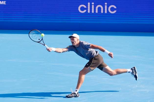 September 28, 2025, Tokyo, Japan: Jenson Brooksby of the USA in action against Denmark s Holger Rune during their quarterfinal match at the Japan Open Tennis Championships at Ariake Colosseum in Tokyo. The tournament runs from September 22 to 30. Brooksby won 6-3, 6-3. Tokyo Japan - ZUMAm191 20250928_aap_m191_031 Copyright: xRodrigoxReyesxMarinx