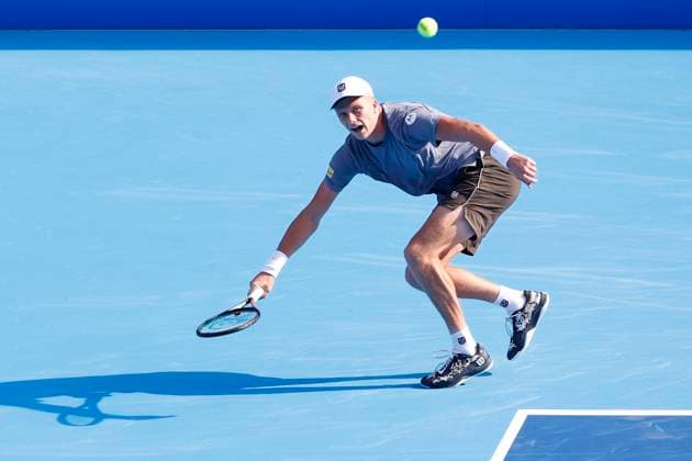 September 28, 2025, Tokyo, Japan: Jenson Brooksby of the USA in action against Denmark s Holger Rune during their quarterfinal match at the Japan Open Tennis Championships at Ariake Colosseum in Tokyo. The tournament runs from September 22 to 30. Brooksby won 6-3, 6-3. Tokyo Japan - ZUMAm191 20250928_aap_m191_046 Copyright: xRodrigoxReyesxMarinx