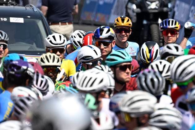 UCI 2025 Road World Championship, WM, Weltmeisterschaft Kigali 28 09 2025 KIGALI, RWANDA - SEPTEMBER 28 : Evenepoel Remco (BEL) on the back of the peloton during the Men Elite cycling road race of the UCI Road World Championships 2025 92nd edition an UCI World Championships cycling race of 267.5 km with start in Kigali and finish in Kigali on September 28, 2025 in Kigali, Rwanda, 28 09 2025 Kigali Rwanda  Copyright: xJanxDexMeuleneirx