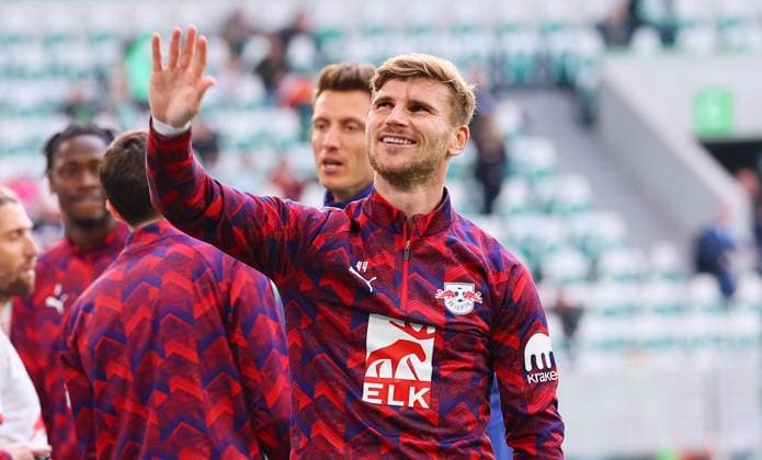 Wolfsburg RB Leipzig Bundesliga Wolfsburg, 27 09 2025, Volkswagen Arena, Bundesliga, Matchday 5 , VFL WOLFSBURG vs RB LEIPZIG 0 1 0 1 , Final cheer RB Leipzig In the picture Timo Werner 36, RB Leipzig was celebrated by the RB fans after his short appearance , Picture Point