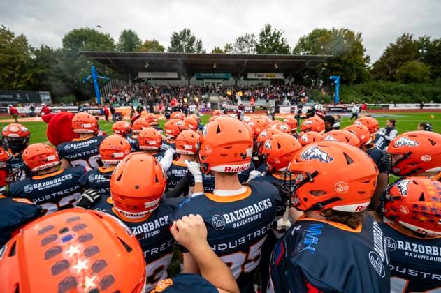 Razorbacks Huddle after the Walkon GER, ifm Ravensburg Razorbacks vs Dresden Monarchs, American Football, GFL, Season 2025, Playoffs, Semifinals, 27 09 2025, GER, ifm Ravensburg Razorbacks vs Dresden Monarchs, American Football, GFL, Season 2025, Playoffs, Semifinals, 27 09 2025 Weingarten Copyright: xEibner-Pressefoto FlorianxWolfx EP_FWF