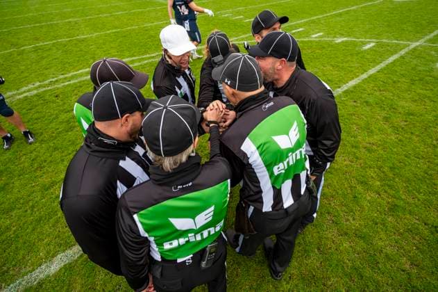 Zebra Huddle GER, ifm Ravensburg Razorbacks vs Dresden Monarchs, American Football, GFL, Season 2025, Playoffs, Semifinals, 27 09 2025, GER, ifm Ravensburg Razorbacks vs Dresden Monarchs, American Football, GFL, Season 2025, Playoffs, Semifinals, 27 09 2025 Weingarten Copyright: xEibner-Pressefoto FlorianxWolfx EP_FWF