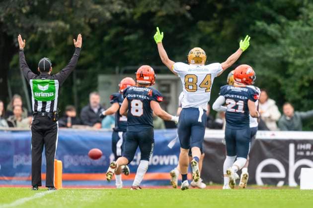 Touchdown celebration by Janne Saerkelae 84, WR, Dresden Monarchs GER, ifm Ravensburg Razorbacks vs Dresden Monarchs, American Football, GFL, Season 2025, Playoffs, Semifinal, 27 09 2025, GER, ifm Ravensburg Razorbacks vs Dresden Monarchs, American Football, GFL, Season 2025, Playoffs, Semifinal, 27 09 2025 Weingarten Copyright: xEibner-Pressefoto FlorianxWolfx EP_FWF