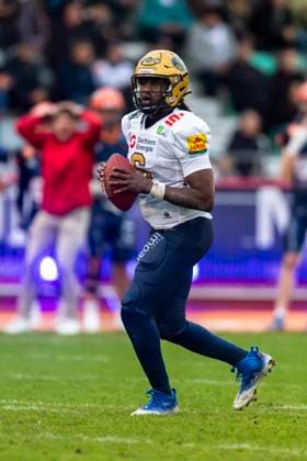 Clifton Bernard Mc Dowell II 6, QB, Dresden Monarchs GER, ifm Ravensburg Razorbacks vs Dresden Monarchs, American Football, GFL, Saison 2025, Playoffs, Halbfinale, 27 09 2025, GER, ifm Ravensburg Razorbacks vs Dresden Monarchs, American Football, GFL, Saison 2025, Playoffs, Halbfinale, 27 09 2025 Weingarten Copyright: xEibner-Pressefoto FlorianxWolfx EP_FWF
