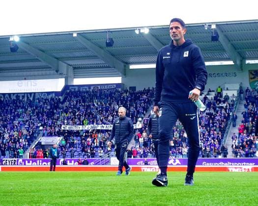 Coach Patrick Glöckner Munich Football 3 Liga 2025 26 FC Erzgebirge Aue TSV 1860 Munich 2 0 am 27 9 2025 Erzgebirge Aue 1860 Munich