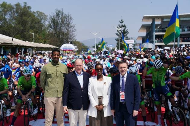 2025 UCI Road World Championships Picture by Zac Williams SWpix.com - 28 09 2025 - Cycling - 2025 UCI Road World Championships - Kigali Convention Centre, Kigali, Rwanda - Men Elite Road Race - UCI President David Lappartient with Prince of Monaco Albert II Copyright: x xSWpix.comx(t axPhotographyxHubxLtd)xZacxWilliams SWpix.comx SWP-3030-8511