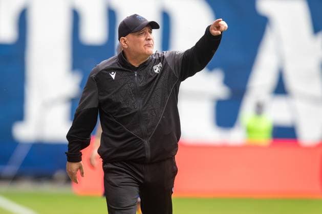 Jena , 270925, Soccer Regionalliga , FC Carl Zeiss Jena vs Chemnitzer FC in the picture Coach Volkan Uluc Jena