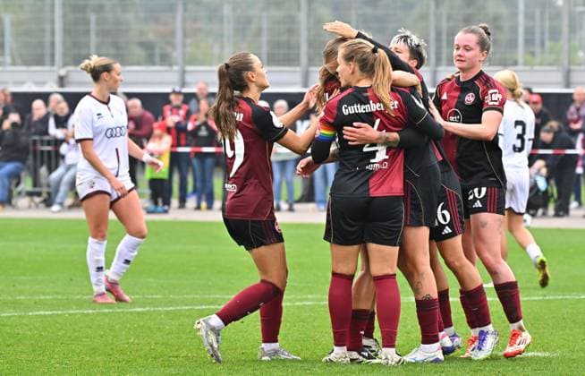 28.09.2025 - Fussball - Saison 2025 2026 - 1. DFB-Pokal - 1. Runde: FC Ingolstadt 04 FCI - 1. FC Nürnberg FCN ( Club Clubfrauen ) - Sportfoto Zink MeZi - xmexzix - Torjubel Jubel Freude nach Treffer Tor Torschuß zum 0:1 durch Oliwia Wos (15, 1. FC Nürnberg FCN ) per Elfmeter Strafstoß