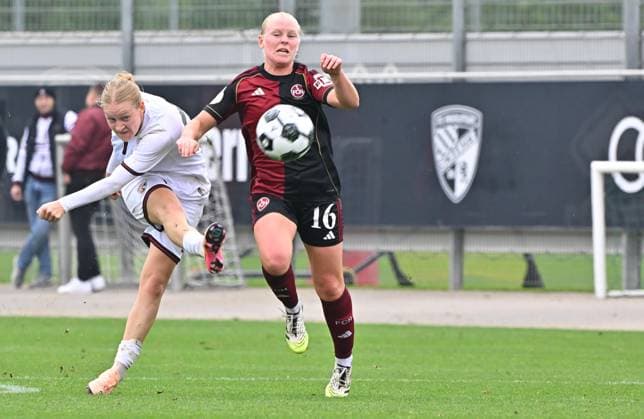 28 09 2025 Soccer season 2025 2026 1 DFB Cup 1 round FC Ingolstadt 04 FCI 1 FC Nuremberg FCN Club Clubfrauen Sportfoto Zink MeZi xmexzix Nina Penzkofer 29, FC Ingolstadt 04 FCI Aleigh Gambone 16, 1 FC Nuremberg FCN, right