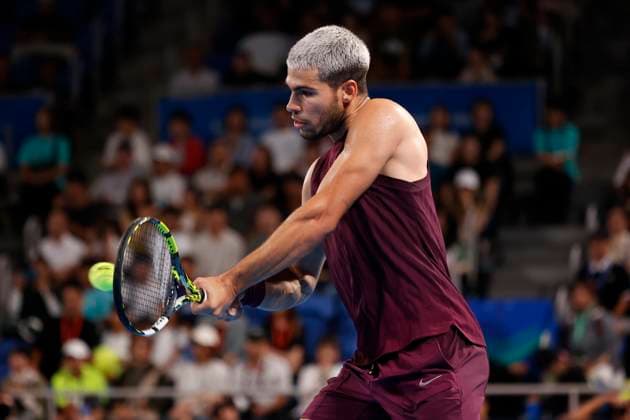 September 28, 2025, Tokyo, Japan: Carlos Alcaraz of Spain returns a shot against Brandon Nakashima of the USA during their quarterfinal match at the Japan Open Tennis Championships at Ariake Colosseum in Tokyo. The tournament runs from September 22 to 30. Alcaraz won 6-2, 6-4. Tokyo Japan - ZUMAm191 20250928_aap_m191_056 Copyright: xRodrigoxReyesxMarinx