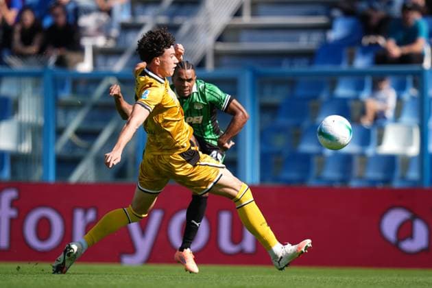 SassuoloÕs Armand Lauriente goal 1-0 during the Serie A soccer match between Sassuolo and Udinese at the Mapei Stadium Cittˆ del Tricolore in Reggio Emilia, north Italy - Sunday, September 28, 2025 - - Soccer -  Copyright: xMassimoxPaolone LaPressex
