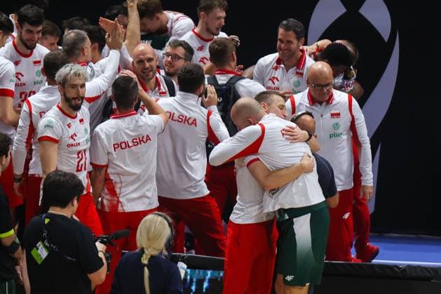 2025.09.28 Pasay City Manila siatkowka mezczyn Mistrzostwa Swiata FIVB 2025 Czechy - Polska N z FIVB Men s World Championship, WM, Weltmeisterschaft 2025 Czechia - Poland third place match bronze medalist mecz o trzecie miejsce medale brazowwe Wilredo Leon Bartosz Kurek radosc zwyciestwo winner win kibice Nicola Grbic doping Kamil Semeniuk Marcin Komenda Jakub Kochanowski Norbert Huber Bartosz Kurek Wilfredo Leon Jakub Popiwczak Foto Szymon Gorski 2025.09.28 Pasay City Manila volleyball men FIVB Men s World Championship 2025 Czechy - Polska FIVB Men s World Championship 2025 Czechia - Poland third place match bronze medalist mecz o trzecie miejsce medale brazowwe Wilredo Leon Bartosz Kurek radosc zwyciestwo winner win kibice Nicola Grbic doping Kamil Semeniuk Marcin Komenda Jakub Kochanowski Norbert Huber Bartosz Kurek Wilfredo Leon Jakub Popiwczak Credit: Szymon Gorski NEWSPIX.PL --- newspix.pl 