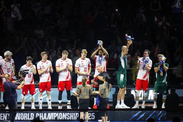 2025.09.28 Pasay City Manila siatkowka mezczyn Mistrzostwa Swiata FIVB 2025 Czechy - Polska N z FIVB Men s World Championship, WM, Weltmeisterschaft 2025 Czechia - Poland third place match bronze medalist mecz o trzecie miejsce medale brazowwe Wilredo Leon Bartosz Kurek radosc zwyciestwo winner win kibice Nicola Grbic doping Kamil Semeniuk Marcin Komenda Jakub Kochanowski Norbert Huber Bartosz Kurek Wilfredo Leon Jakub Popiwczak Foto Szymon Gorski PressFocus 2025.09.28 Pasay City Manila volleyball men FIVB Men s World Championship 2025 Czechy - Polska FIVB Men s World Championship 2025 Czechia - Poland third place match bronze medalist mecz o trzecie miejsce medale brazowwe Wilredo Leon Bartosz Kurek radosc zwyciestwo winner win kibice Nicola Grbic doping Kamil Semeniuk Marcin Komenda Jakub Kochanowski Norbert Huber Bartosz Kurek Wilfredo Leon Jakub Popiwczak Credit: Szymon Gorski PressFocus NEWSPIX.PL --- newspix.pl 
