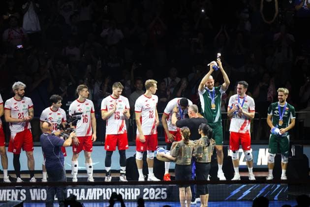 2025.09.28 Pasay City Manila siatkowka mezczyn Mistrzostwa Swiata FIVB 2025 Czechy - Polska N z FIVB Men s World Championship, WM, Weltmeisterschaft 2025 Czechia - Poland third place match bronze medalist mecz o trzecie miejsce medale brazowwe Wilredo Leon Bartosz Kurek radosc zwyciestwo winner win kibice Nicola Grbic doping Kamil Semeniuk Marcin Komenda Jakub Kochanowski Norbert Huber Bartosz Kurek Wilfredo Leon Jakub Popiwczak Foto Szymon Gorski 2025.09.28 Pasay City Manila volleyball men FIVB Men s World Championship 2025 Czechy - Polska FIVB Men s World Championship 2025 Czechia - Poland third place match bronze medalist mecz o trzecie miejsce medale brazowwe Wilredo Leon Bartosz Kurek radosc zwyciestwo winner win kibice Nicola Grbic doping Kamil Semeniuk Marcin Komenda Jakub Kochanowski Norbert Huber Bartosz Kurek Wilfredo Leon Jakub Popiwczak Credit: Szymon Gorski NEWSPIX.PL --- newspix.pl 