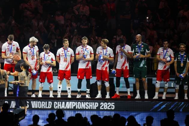 2025.09.28 Pasay City Manila siatkowka mezczyn Mistrzostwa Swiata FIVB 2025 Czechy - Polska N z FIVB Men s World Championship, WM, Weltmeisterschaft 2025 Czechia - Poland third place match bronze medalist mecz o trzecie miejsce medale brazowwe Wilredo Leon Bartosz Kurek radosc zwyciestwo winner win kibice Nicola Grbic doping Kamil Semeniuk Marcin Komenda Jakub Kochanowski Norbert Huber Bartosz Kurek Wilfredo Leon Jakub Popiwczak Foto Szymon Gorski PressFocus 2025.09.28 Pasay City Manila volleyball men FIVB Men s World Championship 2025 Czechy - Polska FIVB Men s World Championship 2025 Czechia - Poland third place match bronze medalist mecz o trzecie miejsce medale brazowwe Wilredo Leon Bartosz Kurek radosc zwyciestwo winner win kibice Nicola Grbic doping Kamil Semeniuk Marcin Komenda Jakub Kochanowski Norbert Huber Bartosz Kurek Wilfredo Leon Jakub Popiwczak Credit: Szymon Gorski PressFocus NEWSPIX.PL --- newspix.pl 