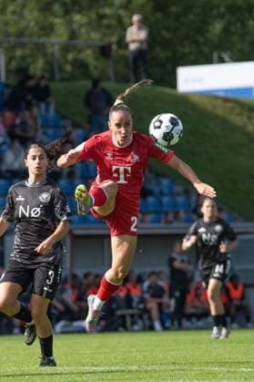 Kleve, Germany, September 28, 2025: Vanessa Leimenstoll (29 1. FC Köln) controls the ball (action) during the DFB-Pokal der Frauen game between VfR Warbeyen and 1. FC Köln at the Bresserberg in Kleve, Germany (Martin Pitsch SPP) Copyright: xMartinxPitsch SPPx spp-en-MaPi-20250928_NIKON Z 6_warbeyenkoeln_DSC7832
