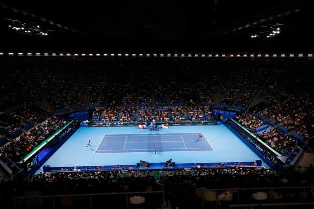 September 28, 2025, Tokyo, Japan: (L to R) Brandon Nakashima of the USA returns a shot against Carlos Alcaraz of Spain during their quarterfinal match at the Japan Open Tennis Championships at Ariake Colosseum in Tokyo. The tournament runs from September 22 to 30. Alcaraz won 6-2, 6-4. Tokyo Japan - ZUMAm191 20250928_aap_m191_077 Copyright: xRodrigoxReyesxMarinx